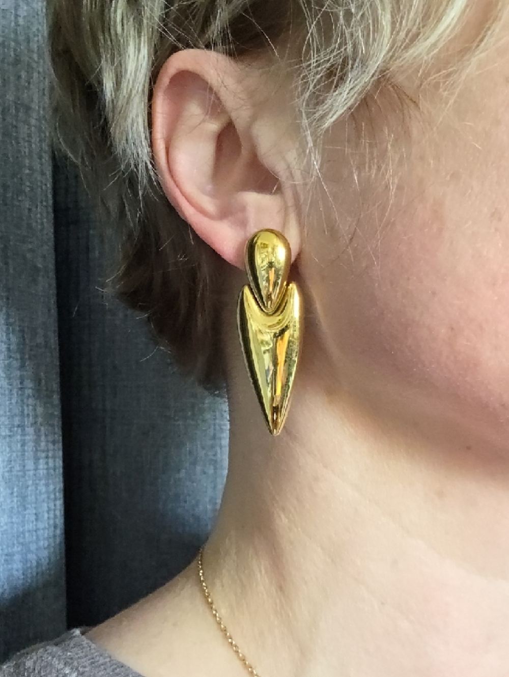 Vintage Gold-Tone Sculptural Drop Dangle Earrings - Picture 5 of 6